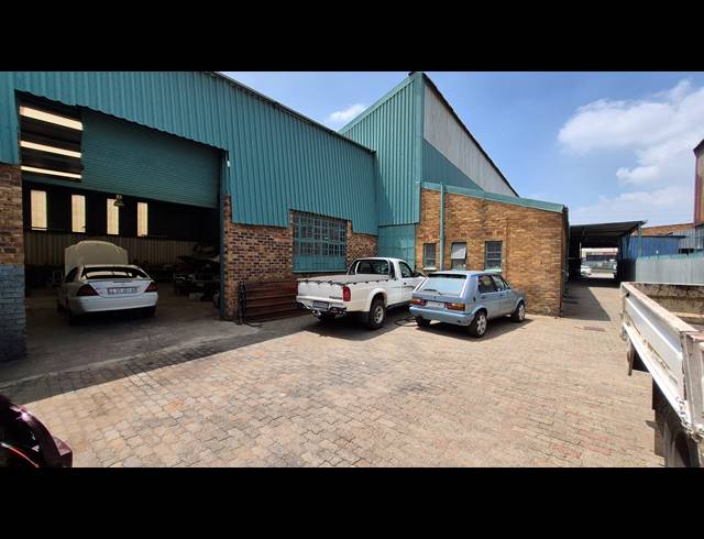 1,480M² FACTORY FOR SALE IN ANDERBOLT